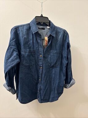 NWT BDG Urban Outfitters Womens XS Blue Chambray Shirt Long Sleeve ButtonUp
